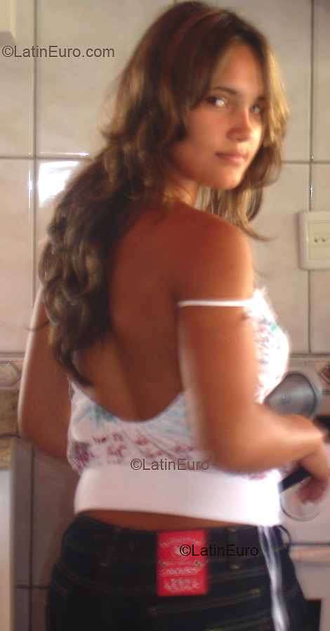 Date this funny Brazil girl Bruna from GOIANIA B2565