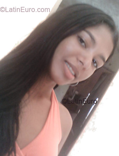 Date this charming Brazil girl Tayslane- from BACABAL B2582