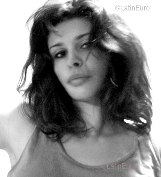 Date this nice looking Brazil girl Rosy from SAO PAULO B2623