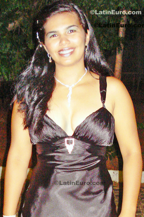 Date this voluptuous Brazil girl Fabiana from Cajazeiras B267