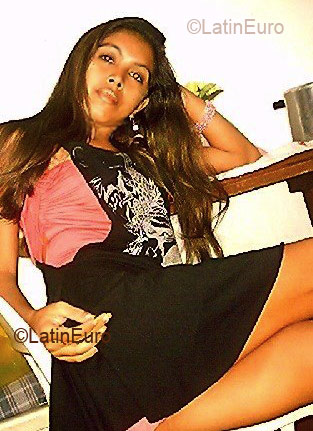 Date this attractive Brazil girl Adriana from Belem B1537