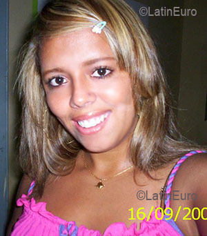Date this beautiful Brazil girl Adryana from RIO DE JANEIRO B2792