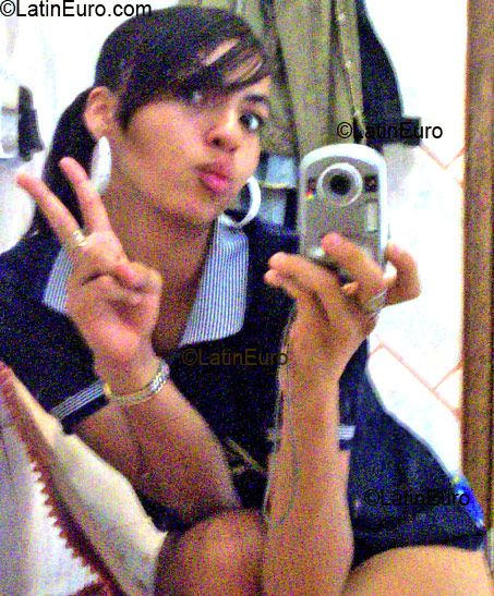 Date this attractive Brazil girl Priscila from NOVA IGUACU B2821