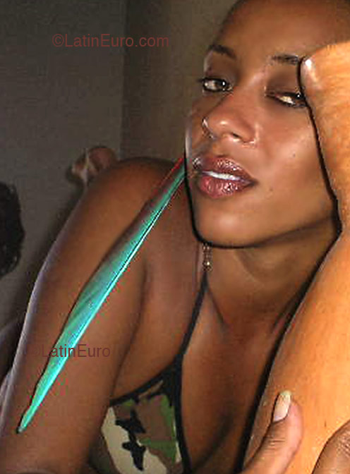 Date this voluptuous Brazil girl Fernanda from FORTALEZA B2850