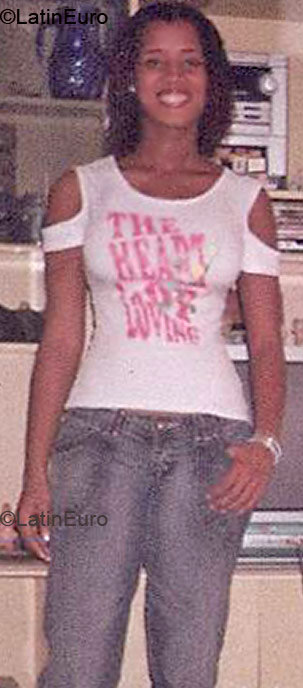 Date this happy Brazil girl Milena from SALVADOR B2920