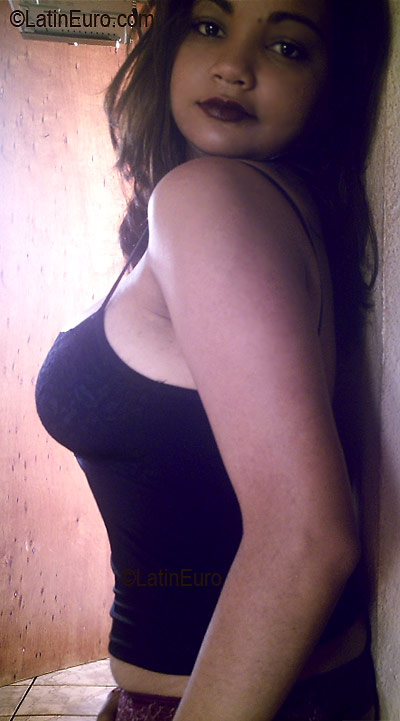 Date this stunning Brazil girl Fernanda from GRAVATA B2985