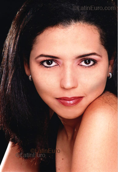 Date this athletic Brazil girl Luciane from SAO PAULO B3029