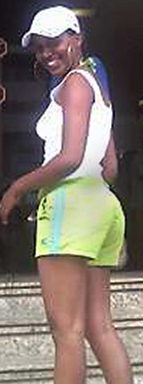 Date this pretty Brazil girl Paula from GUANAMBI B3120