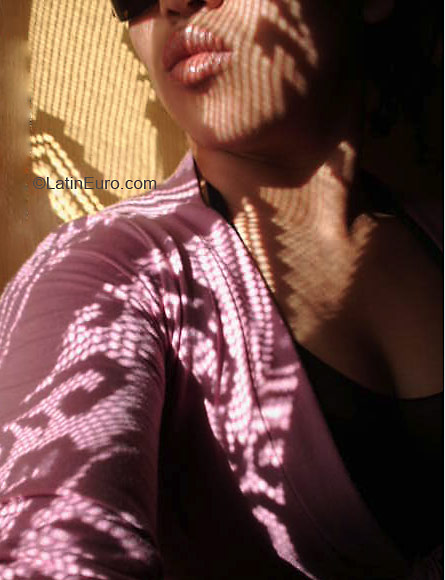 Date this happy Brazil girl Eliana from PINHAIS B3125