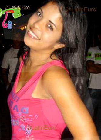 Date this happy Brazil girl Luana from ITABELA B3237