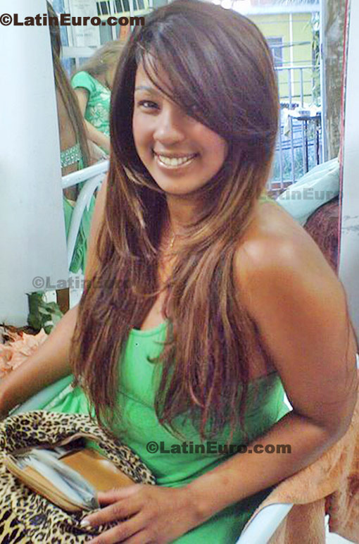 Date this gorgeous Brazil girl Patricia from Belford Roxo B328