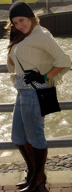 Date this delightful Brazil girl Juliana from RIO DE JANEIRO B3386