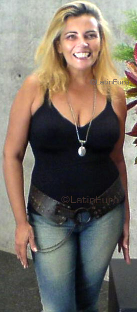 Date this fun Brazil girl Lilia from RIO DE JANEIRO B3409