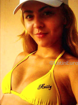 Date this happy Brazil girl Amanda from PRAIA GRANDE B3423