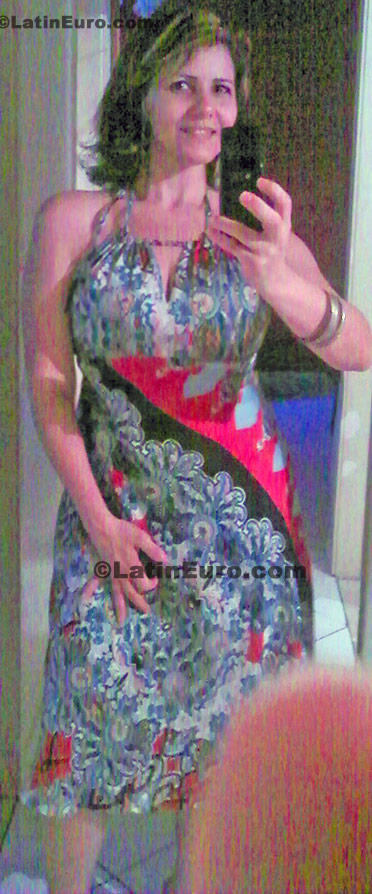 Date this athletic Brazil girl Maria from Vitoria B345