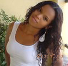 Date this voluptuous Brazil girl Giovana from UBERABA B3489