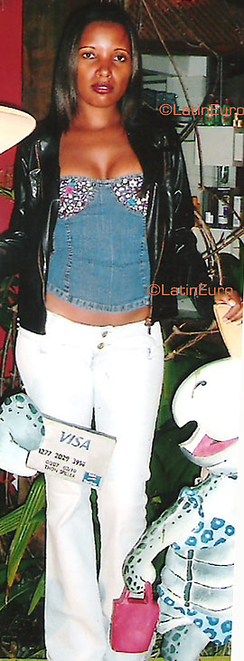 Date this hard body Brazil girl Michelle from SALVADOR B3503