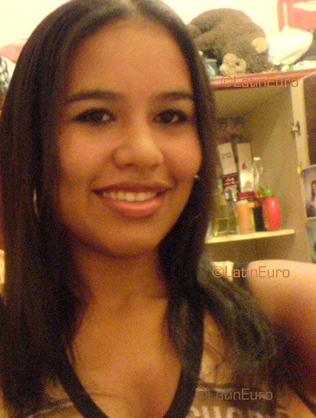 Date this funny Brazil girl Saile from PORTO VELHO B3529
