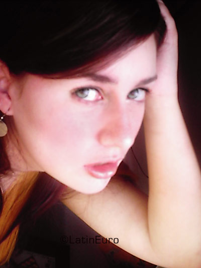 Date this sensual Brazil girl Eva from  B3543