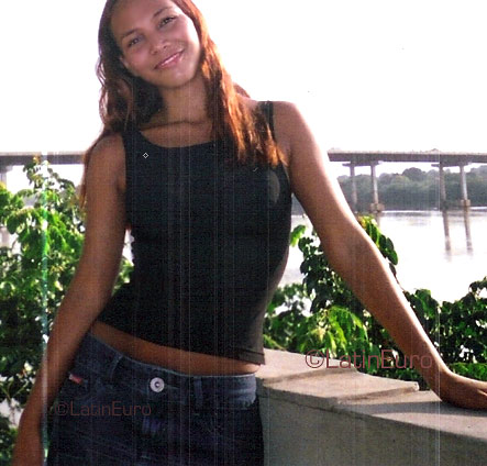 Date this attractive Brazil girl Maria from IMPERATRIZ B3590