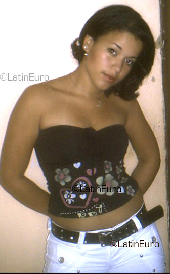 Date this foxy Brazil girl Rayne from SANTO ANTONIO DO DESCOBERTO B3649