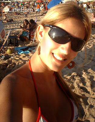Date this stunning Brazil girl Fernanda from BARUERI B3683