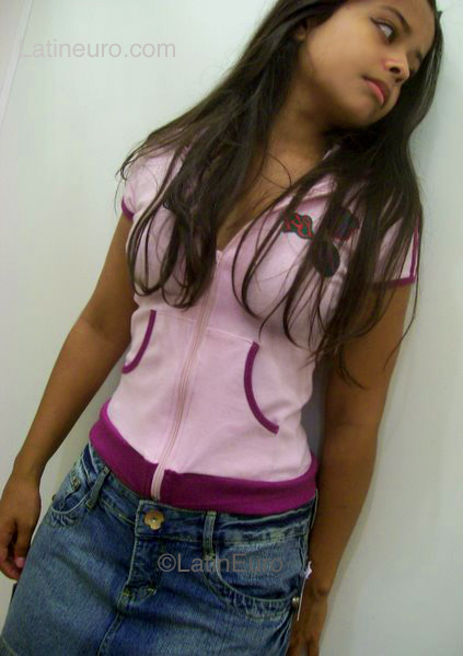 Date this attractive Brazil girl Priscila from  B3727
