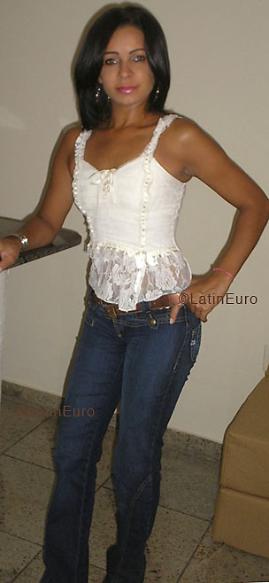 Date this athletic Brazil girl Marilene from  B3765