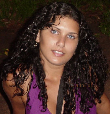 Date this pretty Brazil girl Mirelle from VIANA B3774