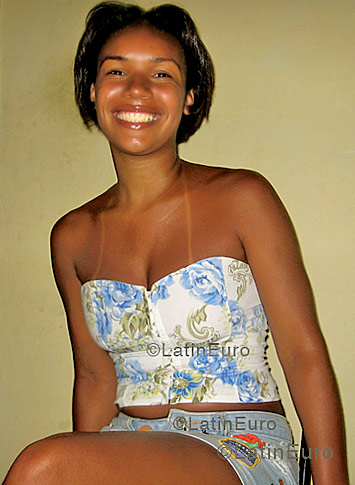 Date this hard body Brazil girl Nane from RIO DE JANEIRO B3837