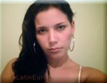 Date this sultry Brazil girl Cyntia from RIO VERDE B3841