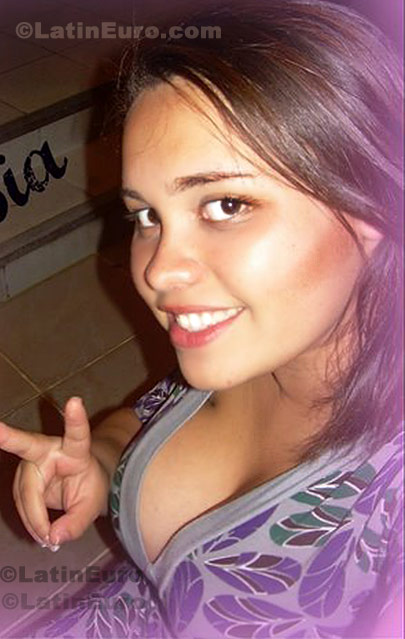 Date this beautiful Brazil girl Ana from Belford Roxo B387