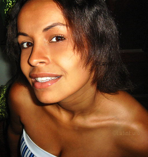 Date this beautiful Brazil girl Dannyella from TIETE B3982