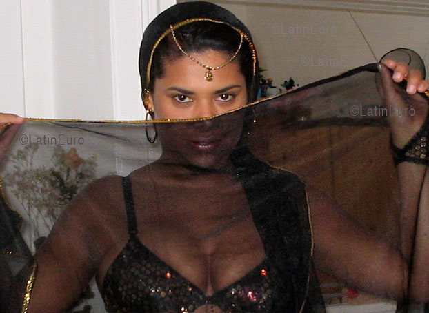 Date this good-looking Brazil girl Eliana from PORTELA B3984