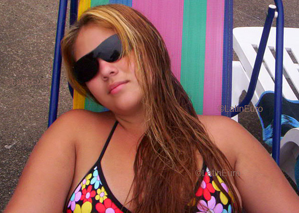 Date this attractive Brazil girl Luciana from SAO PAULO B3999