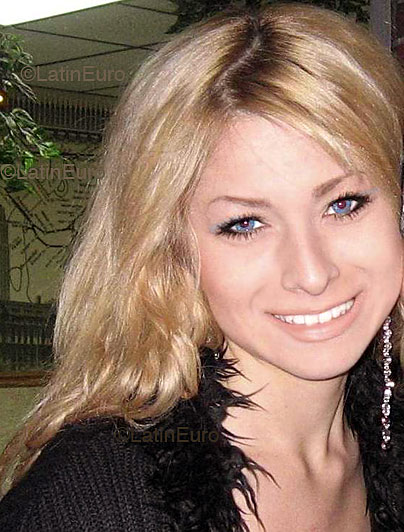 Date this delightful Brazil girl Anna from BELO HORIZONTE B4021