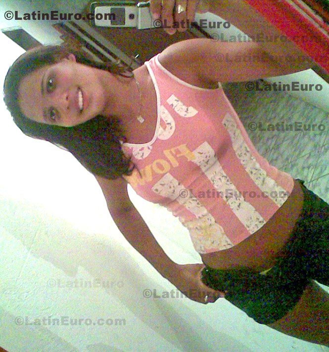 Date this funny Brazil girl Suerli from Serra B416