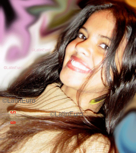 Date this hot Brazil girl Lorena from RIO DE JANEIRO B4165