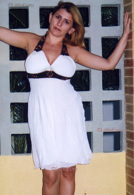 Date this attractive Brazil girl Alexandra from SOBRAL B4209