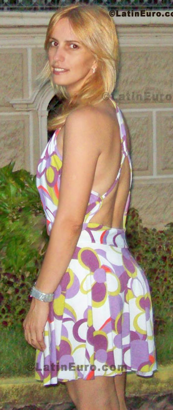 Date this charming Brazil girl Ana from Tres Rios B430