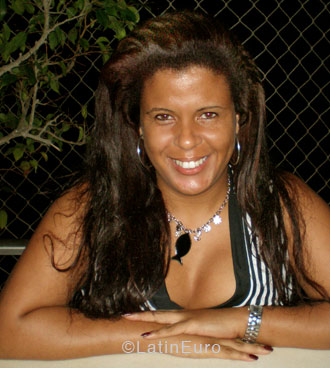 Date this beautiful Brazil girl Roberta from RIO DE JANEIRO B4317