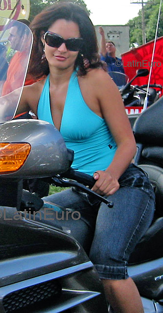 Date this stunning Brazil girl Roberta from FRANCA B4352