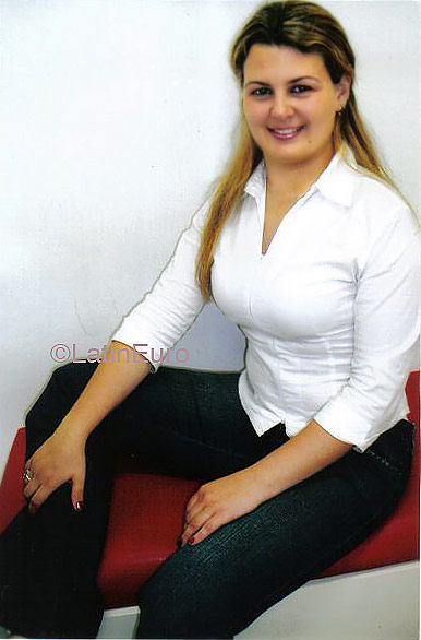 Date this beautiful Brazil girl Franciele from  B4371