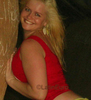 Date this happy Brazil girl Flavia from VITORIA B4484