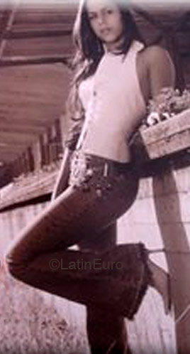 Date this delightful Brazil girl Iasminy from BRASILIA B4499