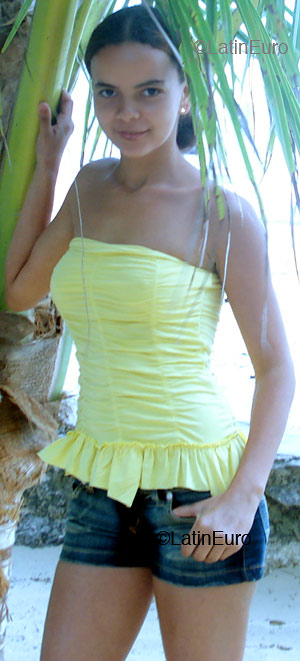 Date this foxy Brazil girl Aliane from TEIXEIRA B4525