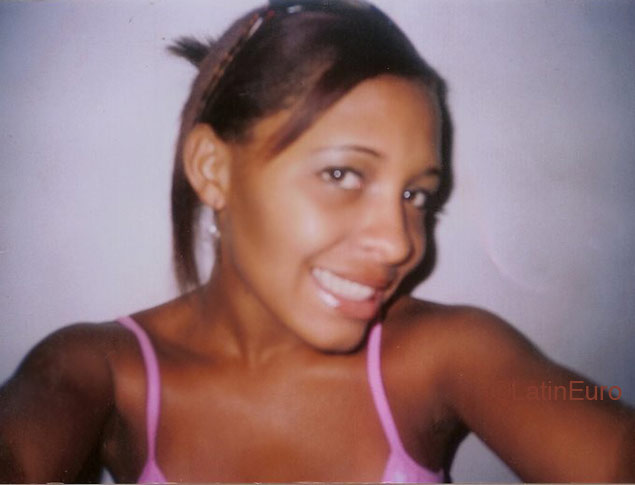 Date this gorgeous Brazil girl Edlene from CASTELO B4527