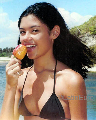 Date this hot Brazil girl Fabiola from CAUCAIA B4592