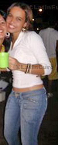 Date this fun Brazil girl Plinia from Palmas B470