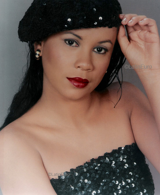 Date this hard body Brazil girl Tayna from MANAUS B4701